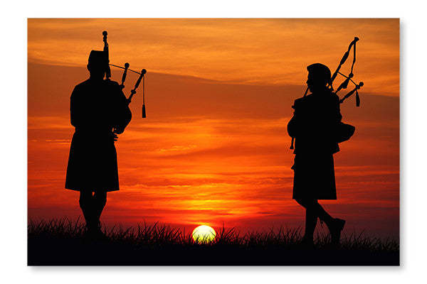 Pipers At Sunset 28x42 : Cadre d'art mural et panneau de tissu | D44G4DVR