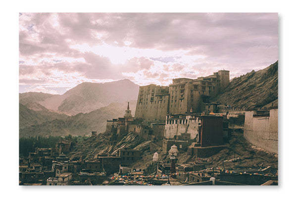 Paysage urbain de la ville de Leh dans l'Himalaya indien 28 x 42, cadre mural et panneau en tissu | Paysage urbain de la ville de Leh dans l'Himalaya indien 28 po x 42 po : Cadre d'art mural et panneau de tissu|D44GW0DG