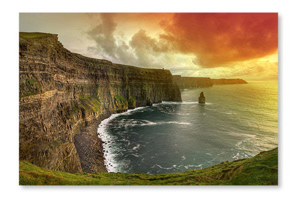 Falaises de Moher au coucher du soleil : Cadre mural et panneau de tissu 16 x 24 po | Cliffs Of Moher At Sunset 16 po x 24 po : Cadre d'art mural et panneau de tissu | D44G379S