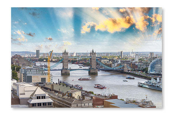 Skyline de Londres avec Tower Bridge et Tamise : Cadre mural et panneau en tissu 28 x 42 po | D44GMXBP