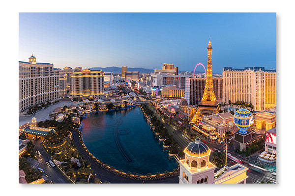 Vue aérienne du Strip de Las Vegas : cadre mural et panneau de tissu 28 x 42 po | Vue aérienne du Strip de Las Vegas 28 x 42 po : cadre d'art mural et panneau de tissu | D44GDYS6