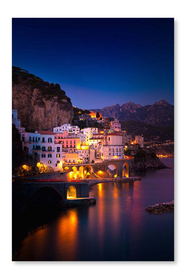 Vue nocturne d'Amalfi, cadre mural et panneau en tissu 16 x 24 po | Night View Of Amalfi 16 po x 24 po : Cadre d'art mural et panneau de tissu | D44G2U9C