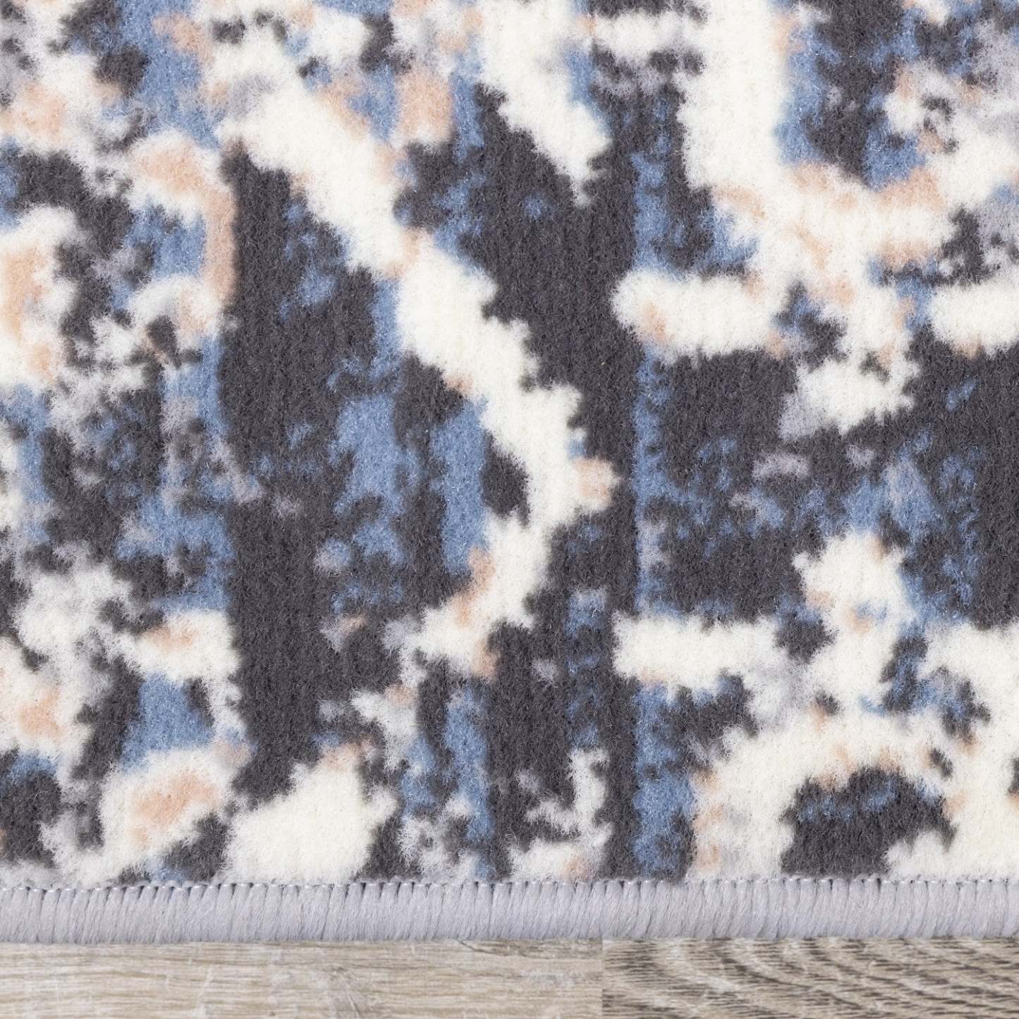 Florence Patchwork Indoor Area Rug - 4'7 x 6'7|Tapis d'intérieur Florence à motif patchwork - 4 pi 7 po x 6 pi 7 po