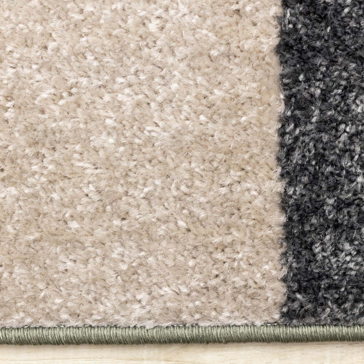 Tapis moderne Marley géométrique vert gris blanc - 7'10 x 10'6|Carpette moderne Marley verte, grise et blanche à motif géométrique - 7 pi 10 po x 10 pi 6 po