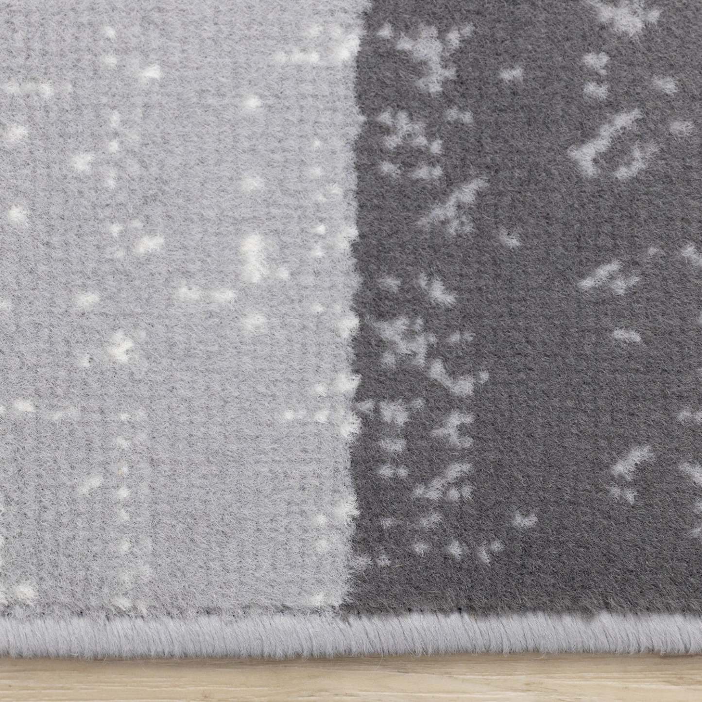 Florence Geometric Shapes Area Rug - 4'7 x 6'7|Tapis Florence à motifs géométriques - 4 pi 7 po x 6 pi 7 po