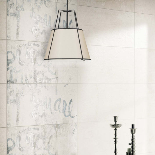 Dainolite Trapezoid 1 Light Pendant Black/Cream Shade White Fabric Diffuser Lamp|Luminaire suspendu Trapezoid de Dainolite avec abat-jour noir et crème qui diffuse la lumière, tissu blanc et 1 ampoule