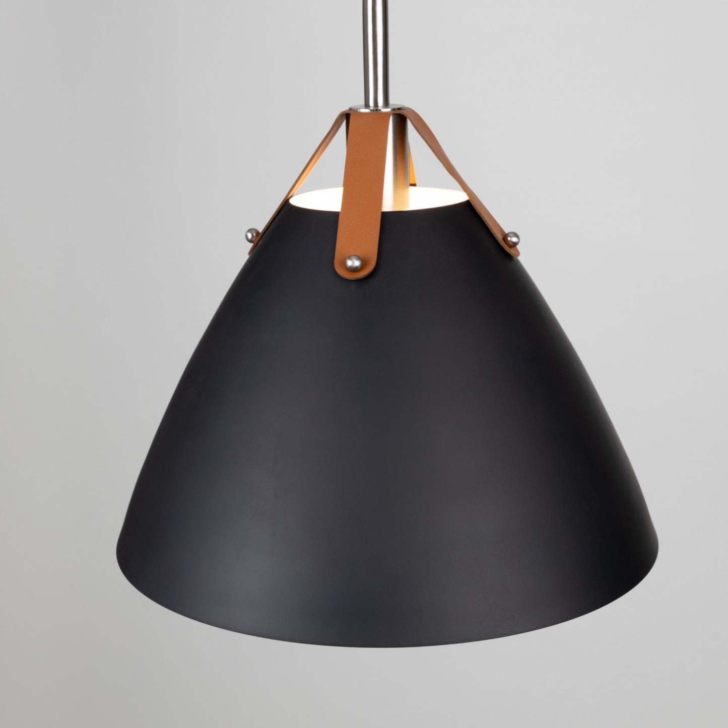 Lampadaire Tote Noir & Laiton|Lampe à pied Tote noire et laiton