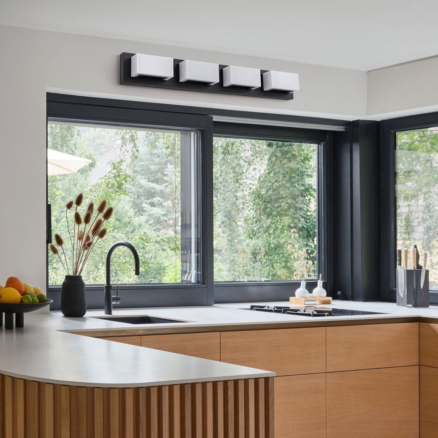 Applique murale LED moderne pour salle de bain, 3/4/5 lumières, noir mat, à intensité variable.