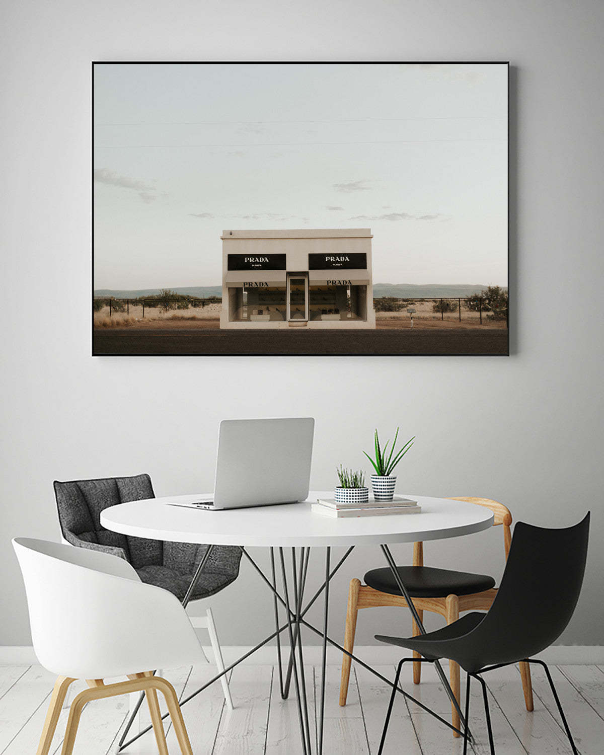 Marfa Canvas Framed Black 36x24 Wall Art|Œuvre d'art murale sur toile encadrée noire « Marfa » 36 x 24