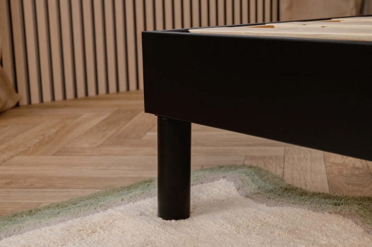 Cadre de lit plateforme en métal Smart Base Essential Queen - Noir | Cadre de grand lit plateforme Smart Base Essential en métal - noir