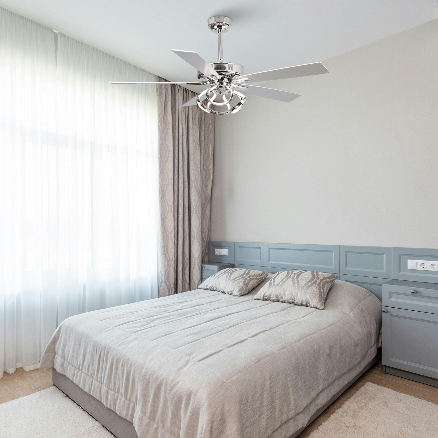 Ventilateur de plafond intérieur moderne chromé/noir de 52 pouces avec éclairage LED à intensité variable et télécommande