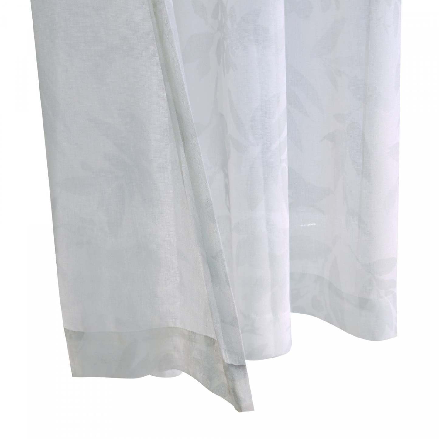 Habitat Floralie Olive Light Filtering Grommet Curtain Panel - 52 x 84|Panneau de rideau filtrant la lumière à œillets Floralie olive d'Habitat - 52 x 84