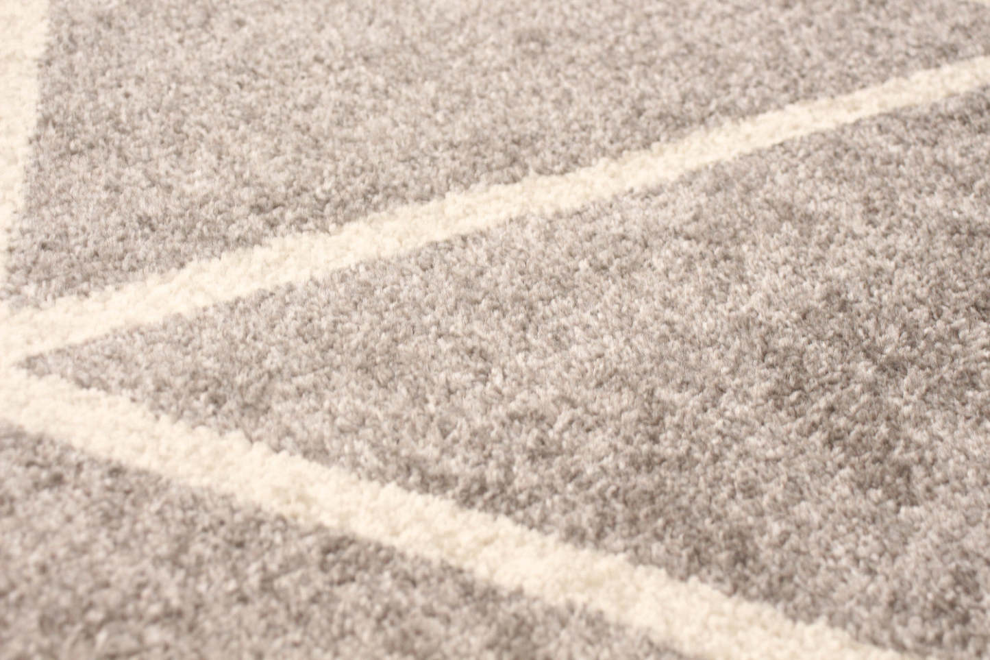 Anandi gris-ivoire - 5 pi 3 po x 7 pi 3 po|Carpette Anandi gris-ivoire - 5 pi 3 po x 7 pi 3 po| D2B2Q1E9