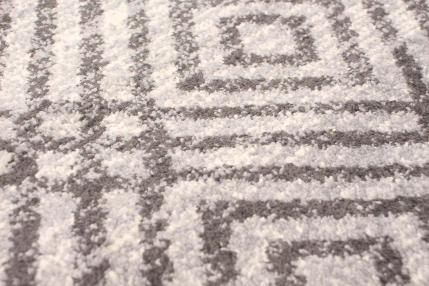 Electra Anthracite Area Rug - 3'11 x 5'7|Carpette Electra anthracite - 3 pi 11 po x 5 pi 7 po| D2CH2YGP