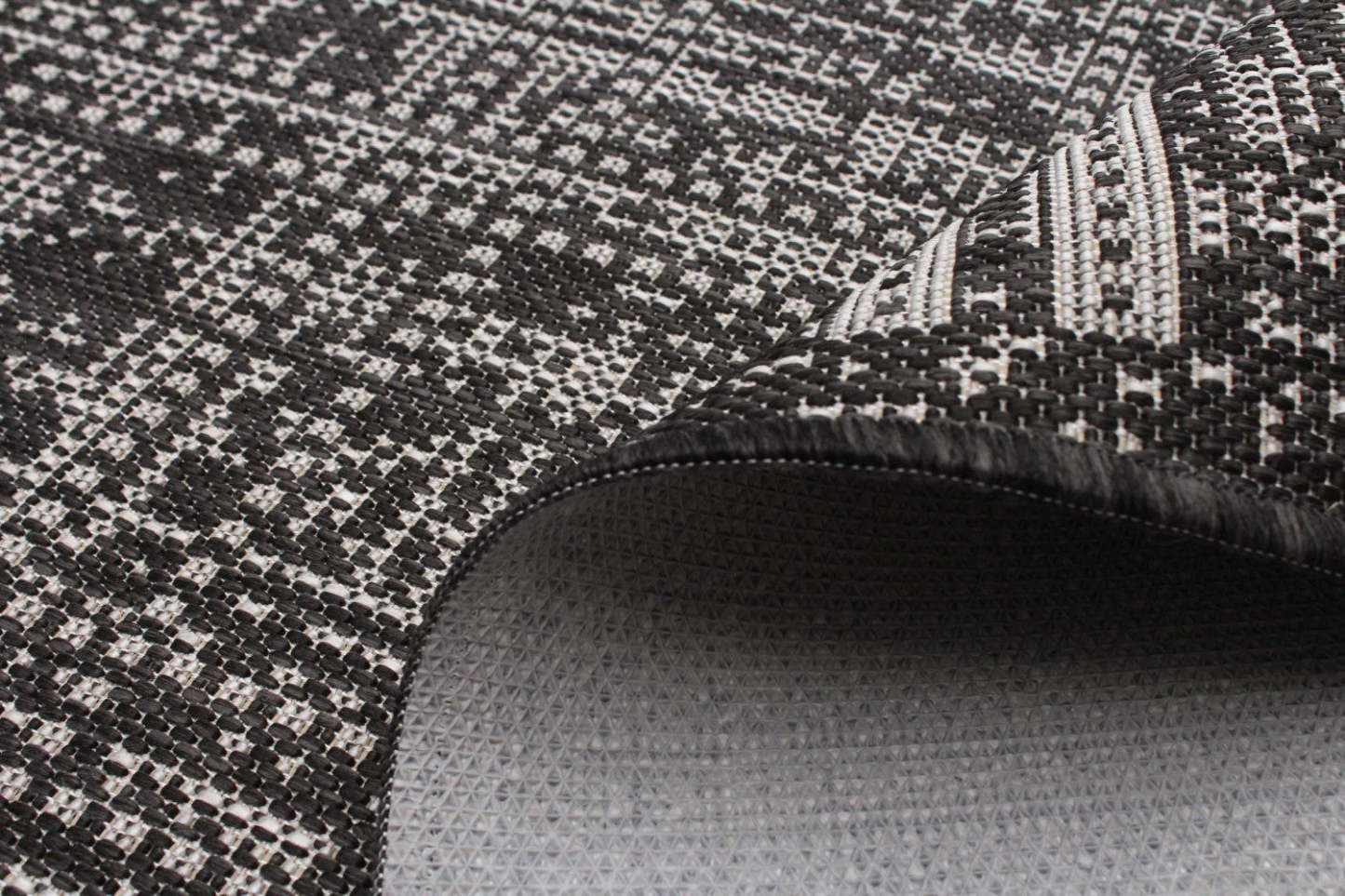 Tapis Joni Noir - 4'4 X 6'5 |Carpette Joni noire - 4 pi 4 po x 6 pi 5 po