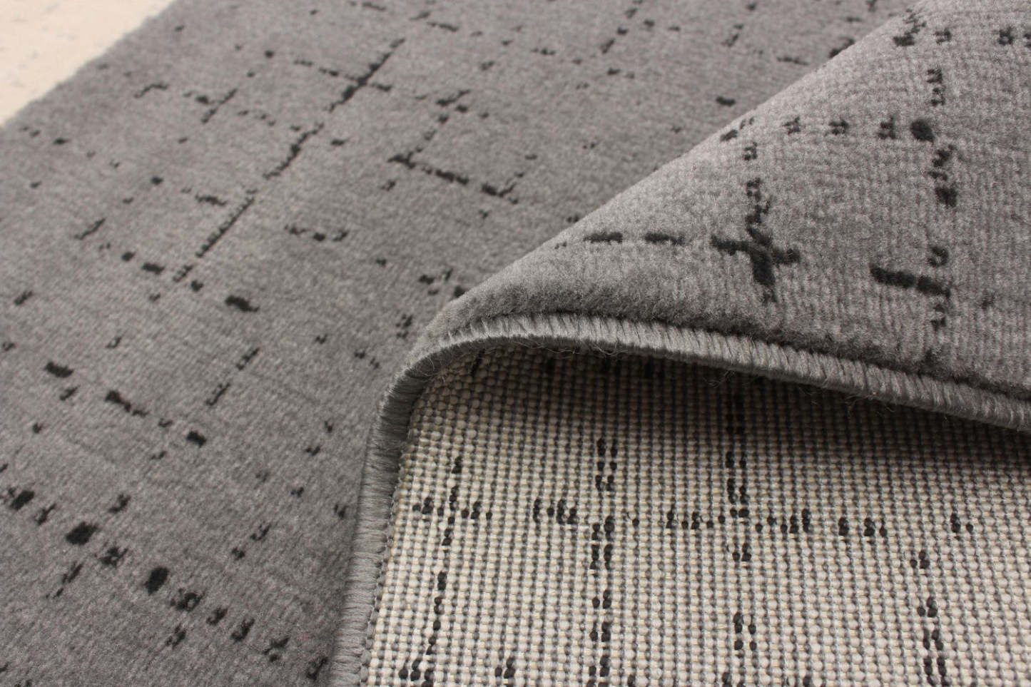 Carpette Theano noire 5 pi 3 po x 7 pi 7 po|D86FIU0B