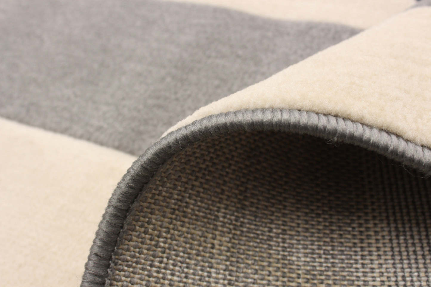 Tapis Zima Multi Color 2'8 x 4'11|Carpette Zima multiColoure 2 pi 8 po x 4 pi 11 po|D86FMMXC