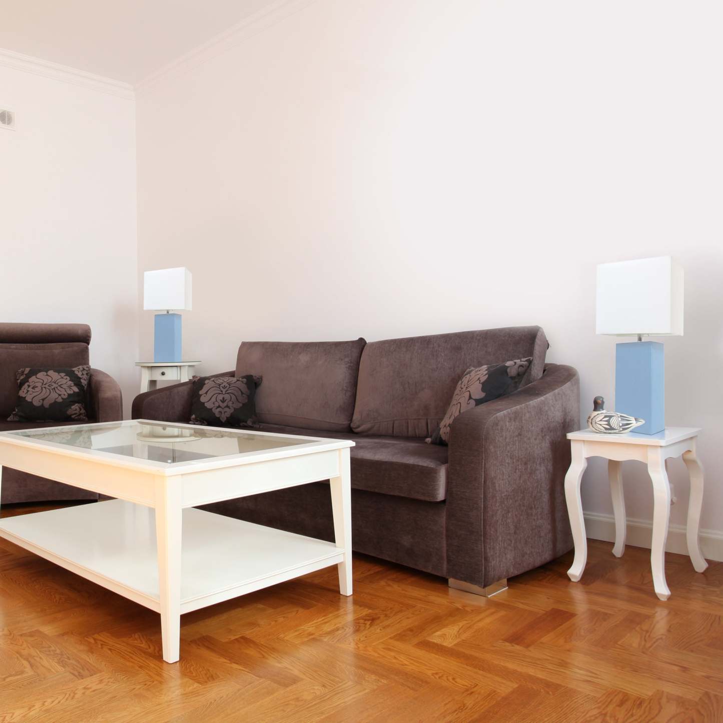 Ensemble 2 lampes de table modernes en cuir Elegant Designs avec abat-jours en tissu blanc, ensemble de lampes pervenche|D21CV6EY