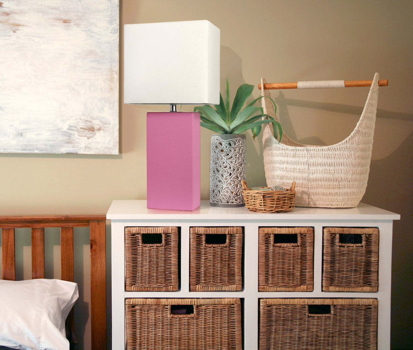 Lampe de table moderne Elegant Designs en cuir avec abat-jour en tissu blanc, rose vif | D210N0WM