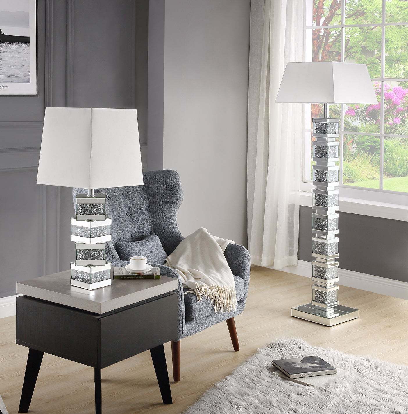 Memphis 29.9 Glam Lampe de table avec verre, miroir et cristaux acryliques|Lampe de table somptueuse Memphis de 29,9 po avec verre, miroir et cristaux en acrylique