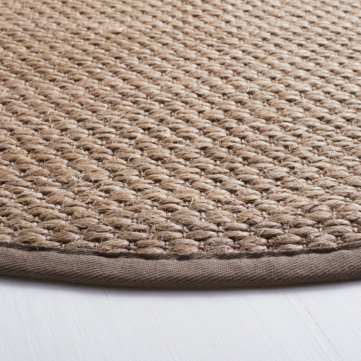 Tapis SAFAVIEH en sisal Relina fait main en fibres naturelles