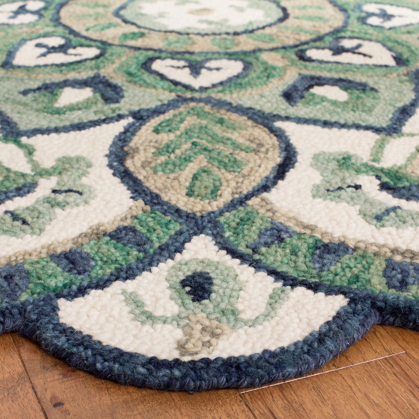 Tapis en laine Sheyla à fleurs ornementales, fait main, SAFAVIEH.