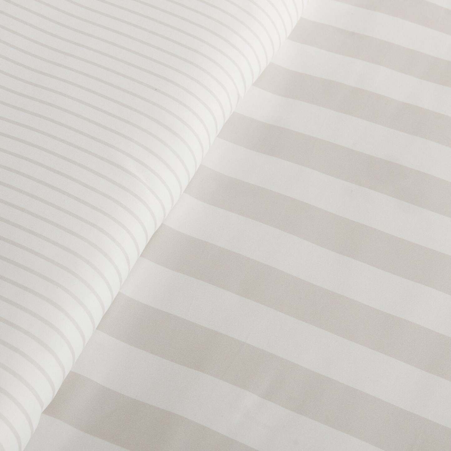 Ensemble d'édredon Ambrose 3 pièces pour lit double/grand lit - Gruau | Ensemble d'édredon Ambrose de 3 pièces pour lit double ou grand lit - avoine