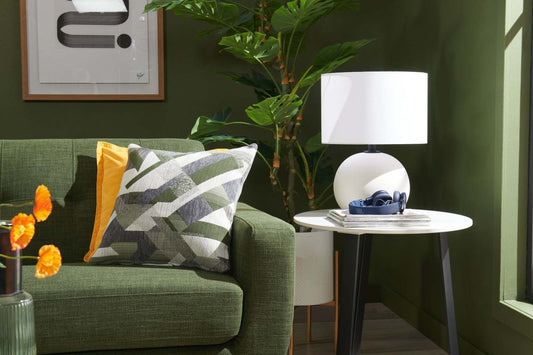 Kort & Co. Elara 18 Lampe de table en céramique en étain blanc | Lampe de table Elara de Kort & Co. de 18 po en céramique étain blanc