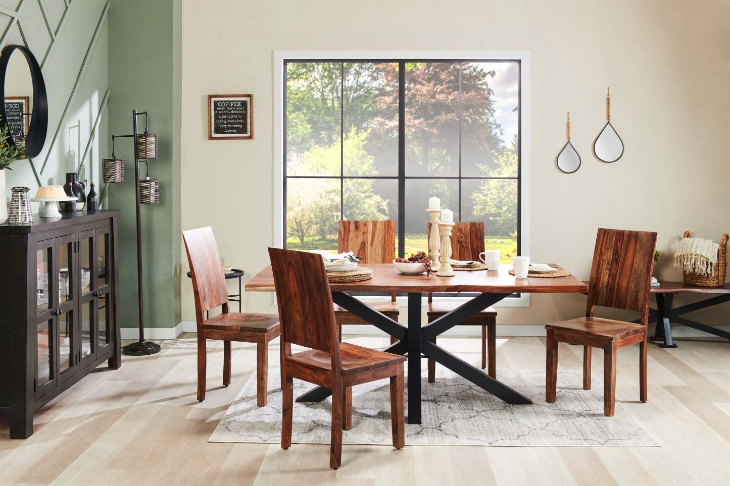 Harlon 71.5 Antiqued-Bronze with Rattan Shades 3 Light Lampadaire|Lampe à pied Harlon de 71,5 po bronze antique à 3 ampoules avec abat-jours en rotin