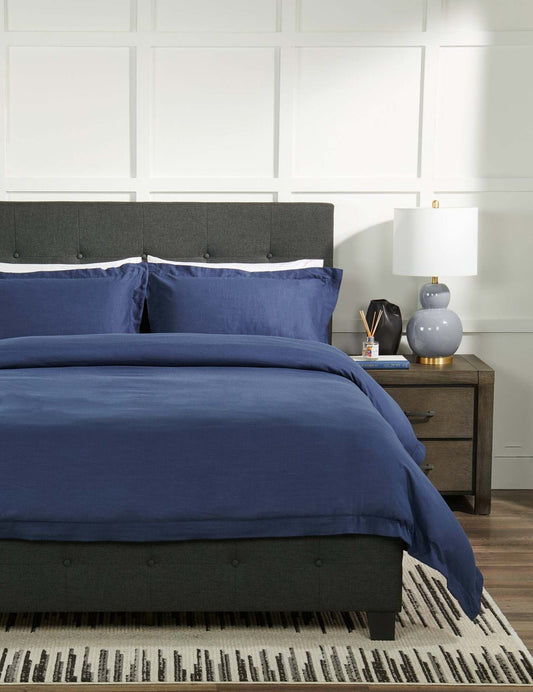 Kort & Co. Indigo 3-Piece King Duvet Cover Set | Ensemble de housse de couette Indigo 3 pièces de Kort & Co. pour très grand lit
