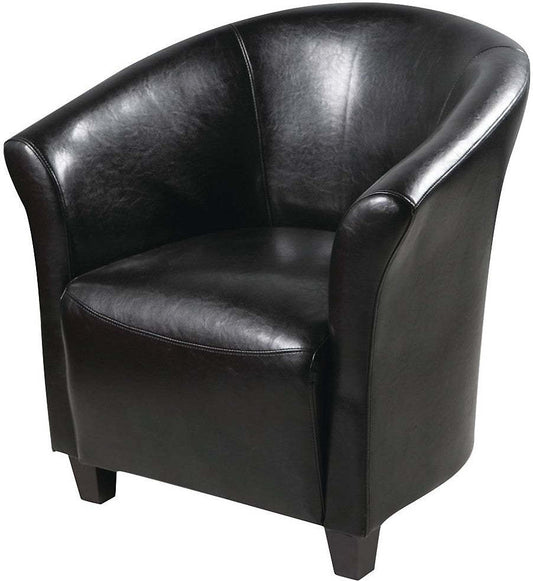Fauteuil d'appoint de style baignoire en similicuir Ethan 31 avec pieds en bois - Noir | Fauteuil d'appoint Ethan de style gondole de 31 po en similicuir avec pattes en bois - noir