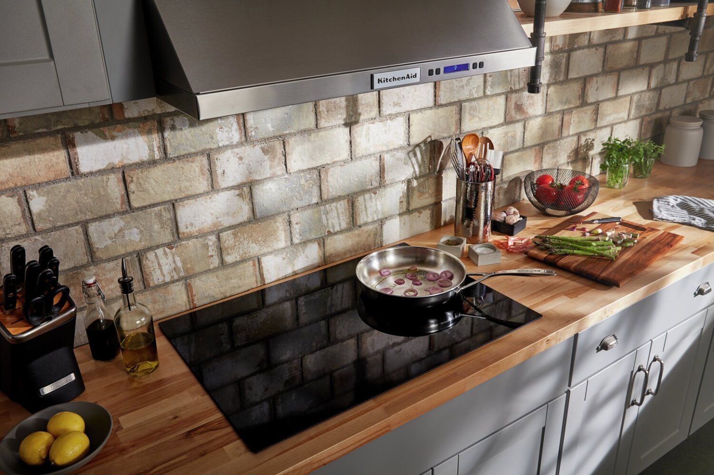 Table de cuisson électrique KitchenAid 30 à 5 éléments - Noir - KCES950KBL | Table de cuisson électrique KitchenAid de 30 po à 5 éléments - noire - KCES950KBL