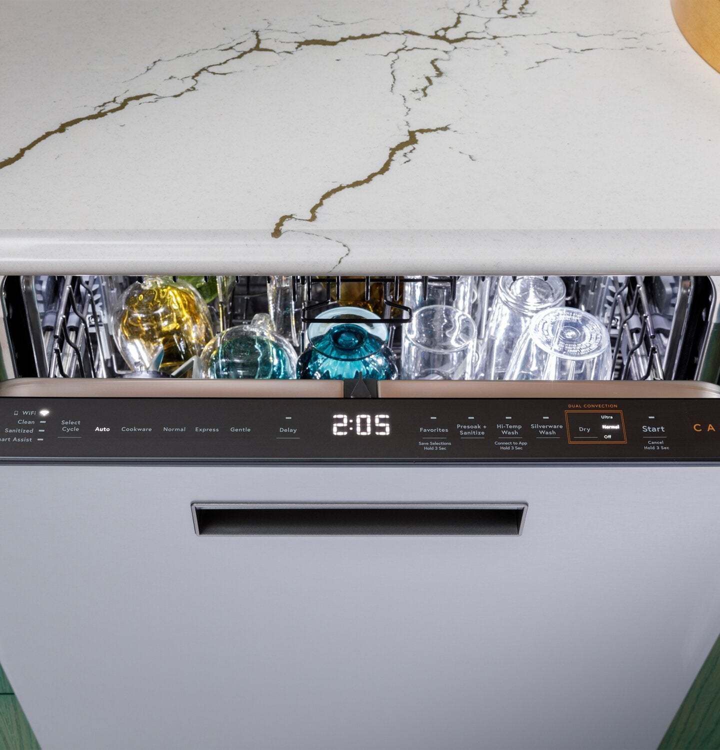 Lave-vaisselle intelligent Café de 24 po et de 39 dBA avec panier supérieur UltraWash - verre platine - CDP888M5VS5