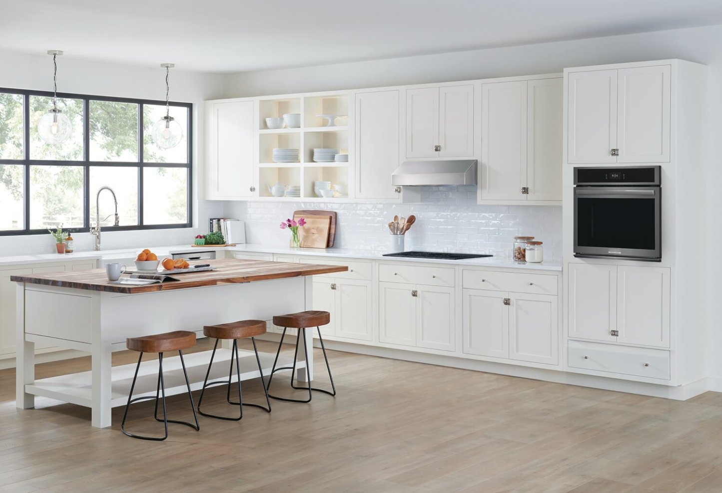 Four mural simple électrique Frigidaire Gallery de 27 po et de 3,8 pi³ avec convection totale - résistant aux taches® B…