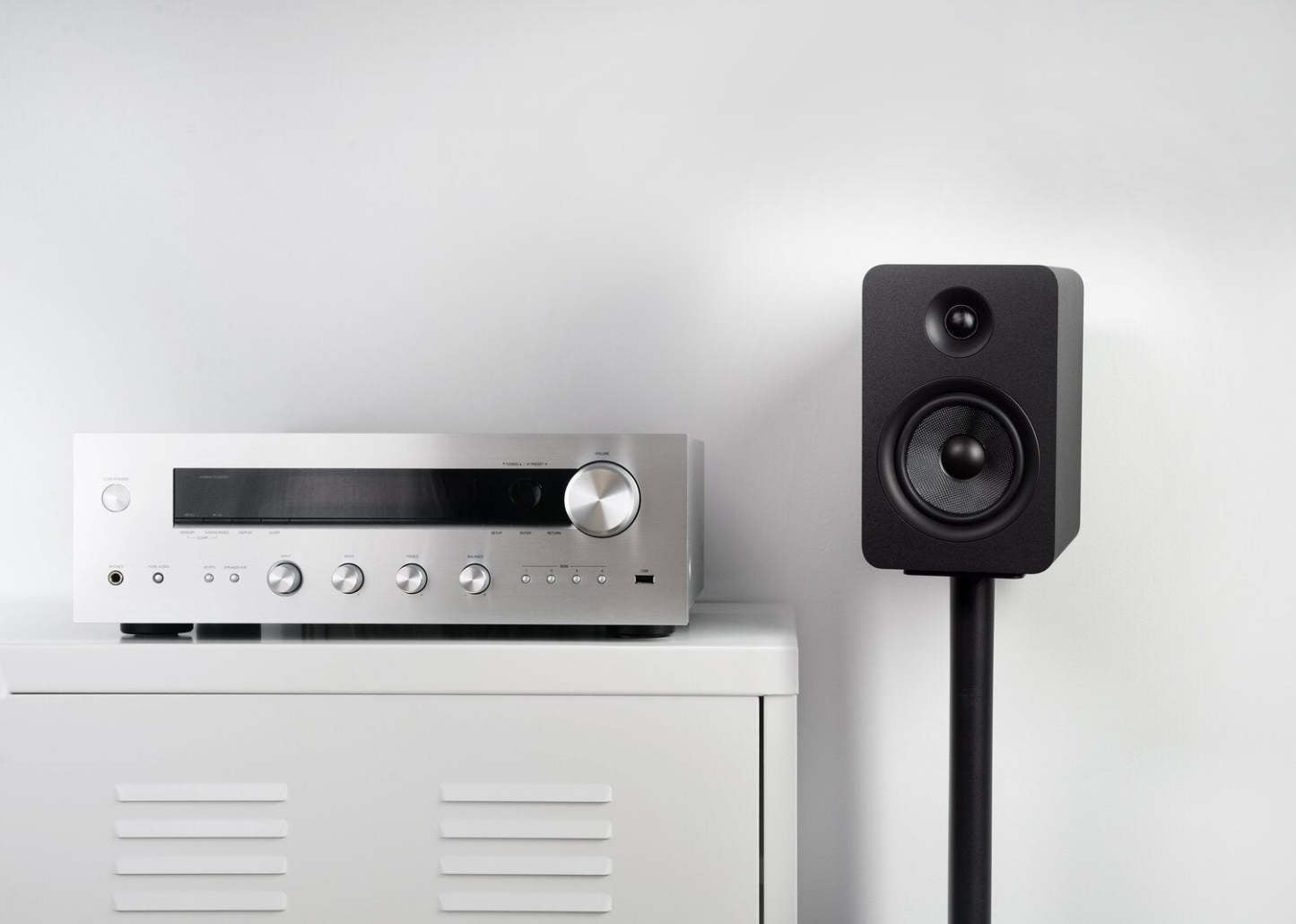 Kanto YU Enceintes bibliothèque passives 5,25 avec 1 tweeter à dôme en soie - Noir | Haut-parleurs d'étagère passifs Kanto YU 5,25 po avec haut-parleur d'aigus 1 po, dôme en soie -noirs | YUP6BSPK