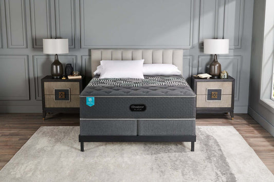 Ensemble de sommier tapissier à profil bas Beautyrest Hotel noir pour très grand lit | Ensemble sommier à profil bas Hotel de Beautyrest BlackMD pour très grand lit | BHLKBPKG