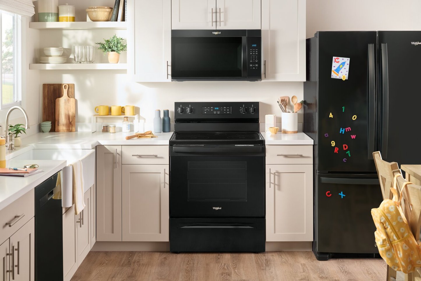 Bain à remous 1,7 Cu. Fort. Micro-ondes à hotte intégrée - Noir - YWMMS3130RB | Quatre à micro-ondes à hotte intégrée Whirlpool de 1,7 pi3 - noir - YWMMS3130RB | YWMMS31B