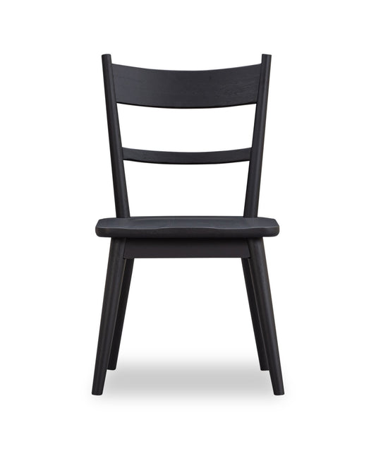 Kort & Co. Chaise de salle à manger Sol avec dossier en échelle incurvé - Noir | Chaise de salle à manger Sol de Kort & Co. avec dossier en échelle courbé - noire