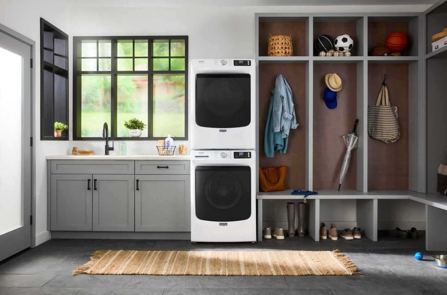 Maytag 5,8 pi³ Laveuse intelligente à chargement frontal Pet Pro et 7,4 pi³ Sécheuse électrique - blanche | Laveuse intelligente à chargement frontal Pet Pro de 5,8 pi³ et sécheuse électrique de 7,4 pi³ de Maytag – blanches | MAFL702W