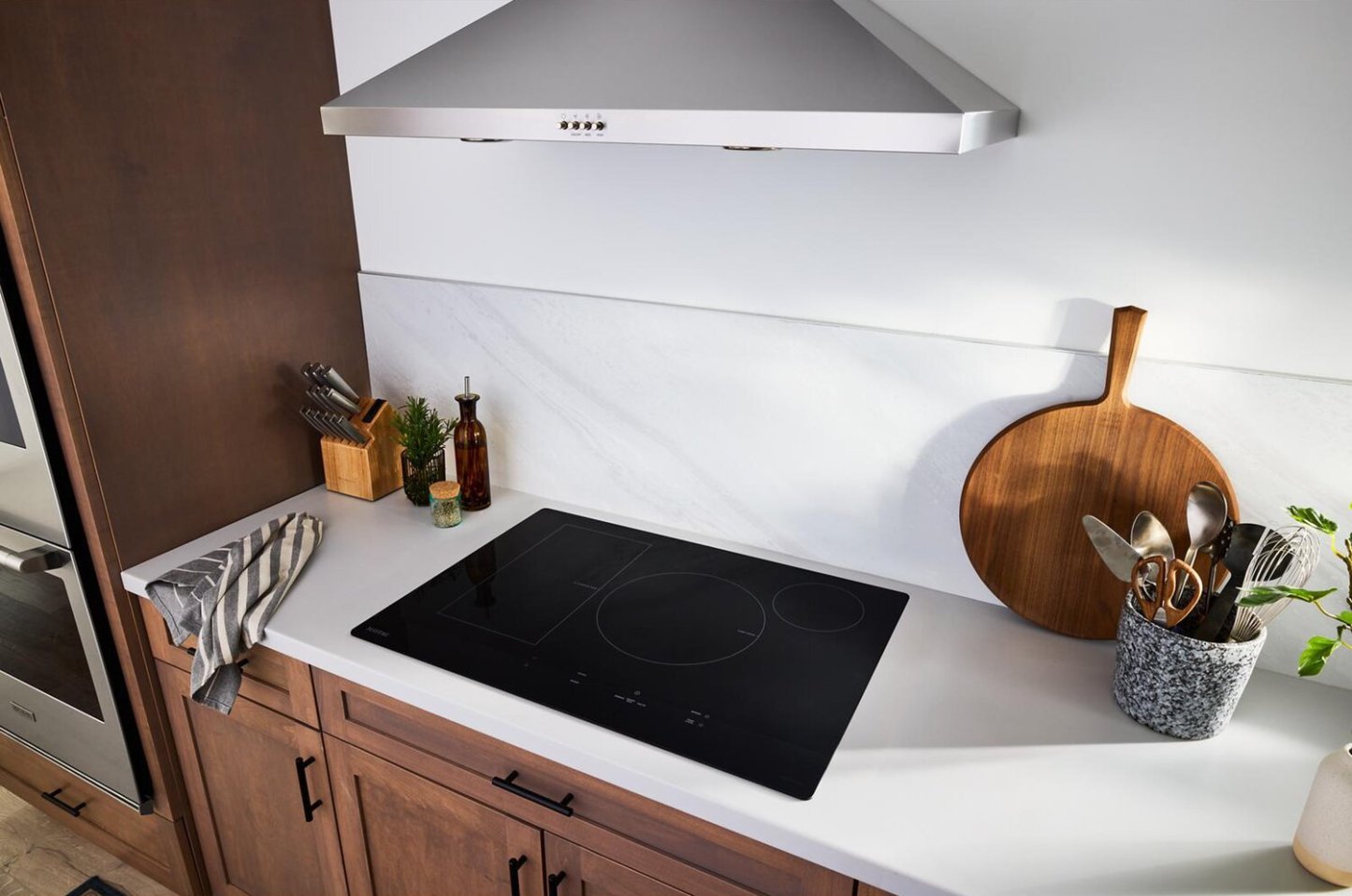 Table de cuisson à induction Maytag 30 à 4 éléments - Noir - MCIT8030SB | Table de cuisson à induction Maytag de 30 po à 4 éléments - noire - MCIT8030SB