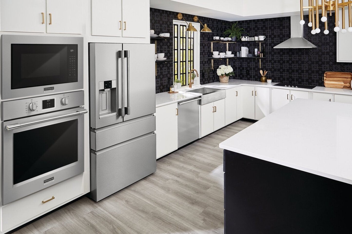 Frigidaire Professional 30 Kit de garniture pour micro-ondes intégré - PMTK3080AF | Trousse d'encastrement Frigidaire Professional pour quatre à micro-ondes encastrées de 30 po - PMTK3080AF | PMTK308F