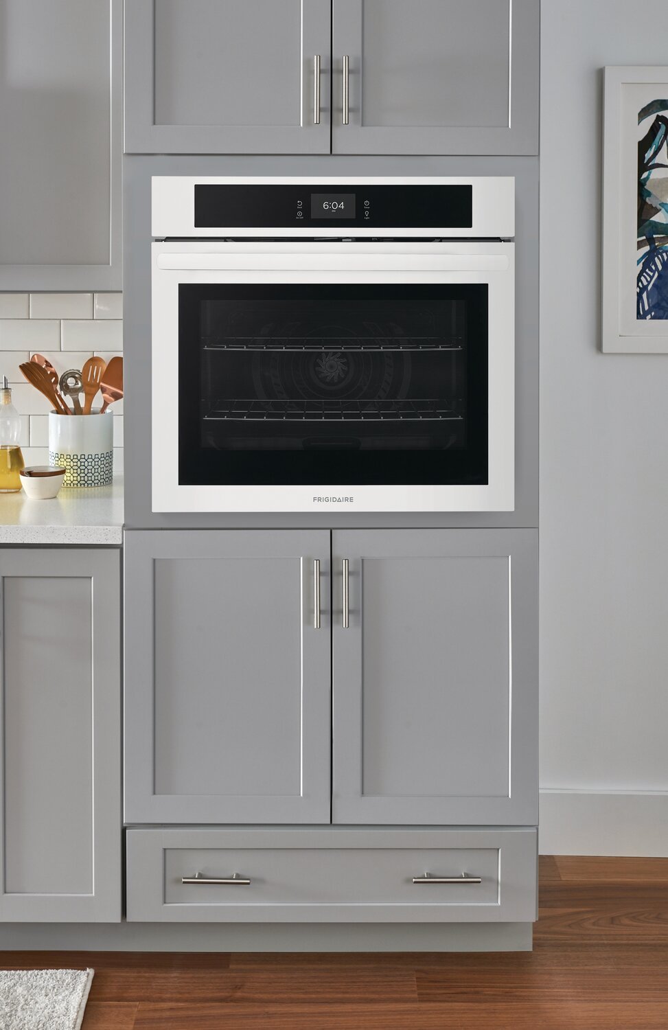 Frigidaire 30 5,3 pi³ Four mural simple électrique avec convection à ventilateur - blanc - FCWS3027AW | Quatre mural simple électrique Frigidaire de 5,3 pi³ et de 30 po avec convection à ventilateur - blanc…