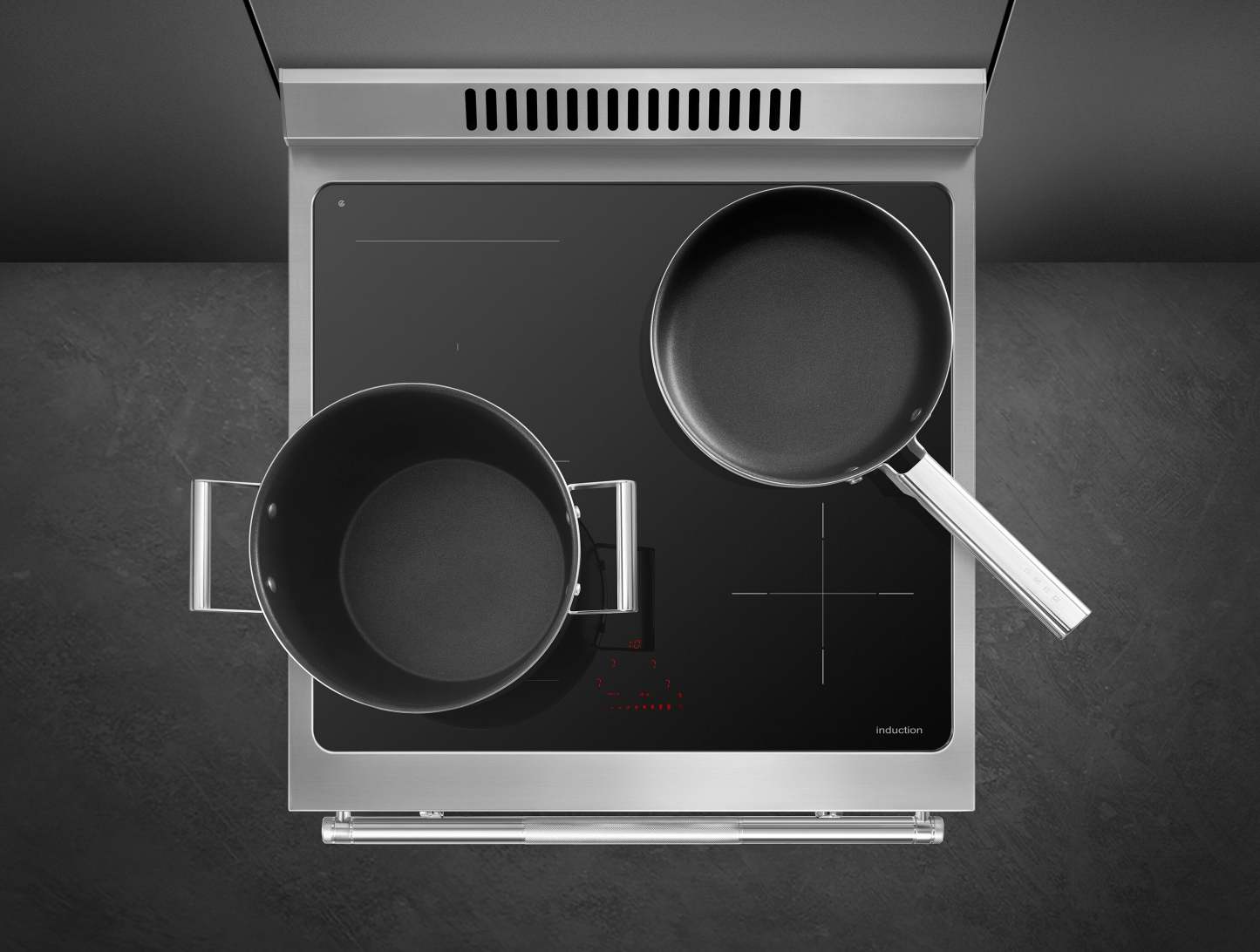 Smeg 2.8 Cu. Ft. Professional Induction Range - SPR24UIMX|Cuisinière professionnelle à induction Smeg de 2,8 pi3 - SPR24UIMX