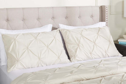 Gardenia Wynd 3-Piece King Comforter Set - Oatmeal | Ensemble d'édredon Gardenia Wynd 3 pièces - écru pour très grand lit