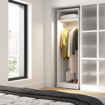 Système de garde-robe modulaire à espace pour suspendre Florence de Bestar de 25 po avec éclairage à DEL et tablette - blanc