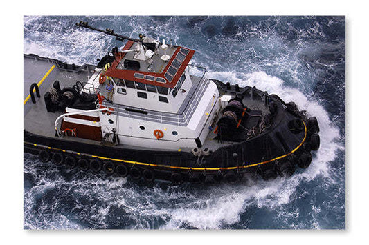 Remorqueur dans l'océan des Caraïbes 28 x 42 po : Cadre d'art mural et panneau de tissu | D44GRX23