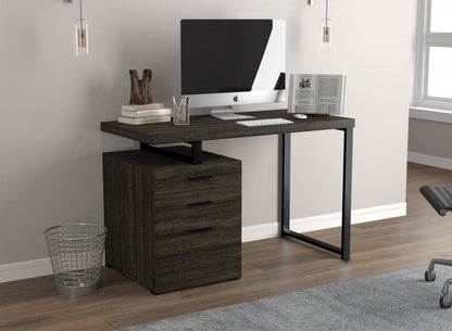 Bureau d'ordinateur 47" avec 3 tiroirs - Bois gris foncé avec base en métal argenté | Bureau d'ordinateur de 47 po avec 3 tiroirs - bois gris foncé avec base en métal argenté