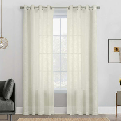 Habitat Boucle Off White Sheer Grommet Curtain Panel - 52 x 108|Panneau de rideau transparent à œillets Boucle blanc cassé d'Habitat - 52 x 108