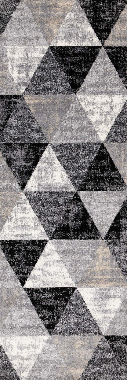 Covington Distressed Triangles Area Rug - 2'8 x 7'7|Carpette Covington à motifs de triangles vieillis - 2 pi 8 po x 7 pi 7 po