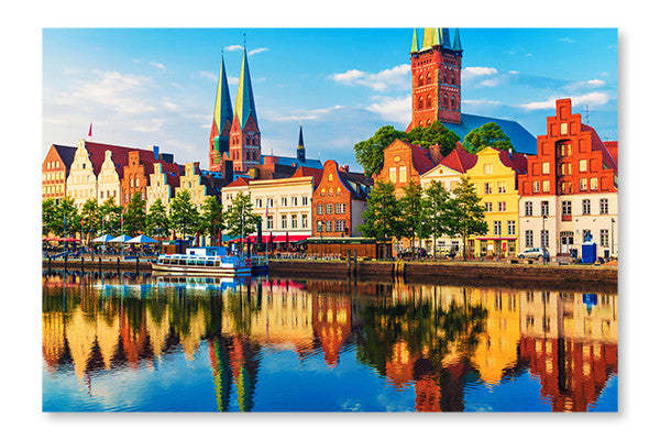 Lubeck, Allemagne 28x42 Cadre d’art mural et panneau en tissu| Lubeck, Allemagne 28 po x 42 po : Cadre d'art mural et panneau de tissu|D44GHKEI